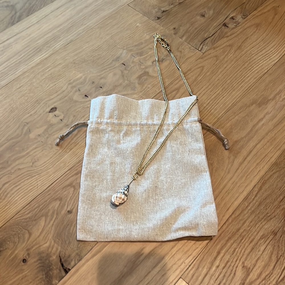 Shell Necklace - Picture 3 of 4
